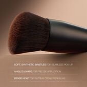 nars 17 cream cheek brush