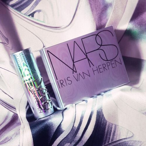 nars light reflecting  prismatic powder
