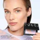 nars البودرة المتقزّحة light reflecting مضغوطة