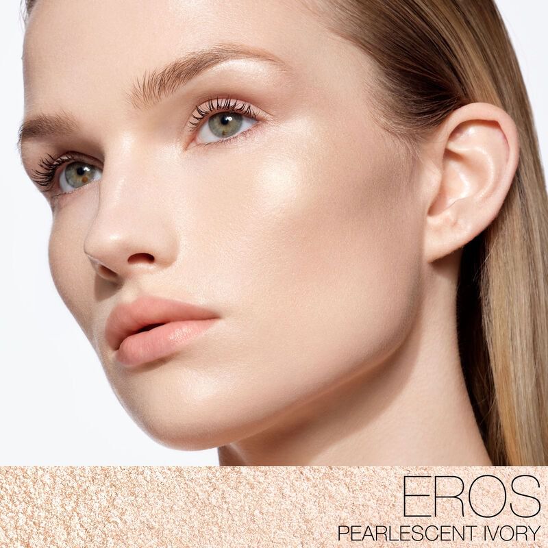 nars light reflecting  بودرة مضيئة